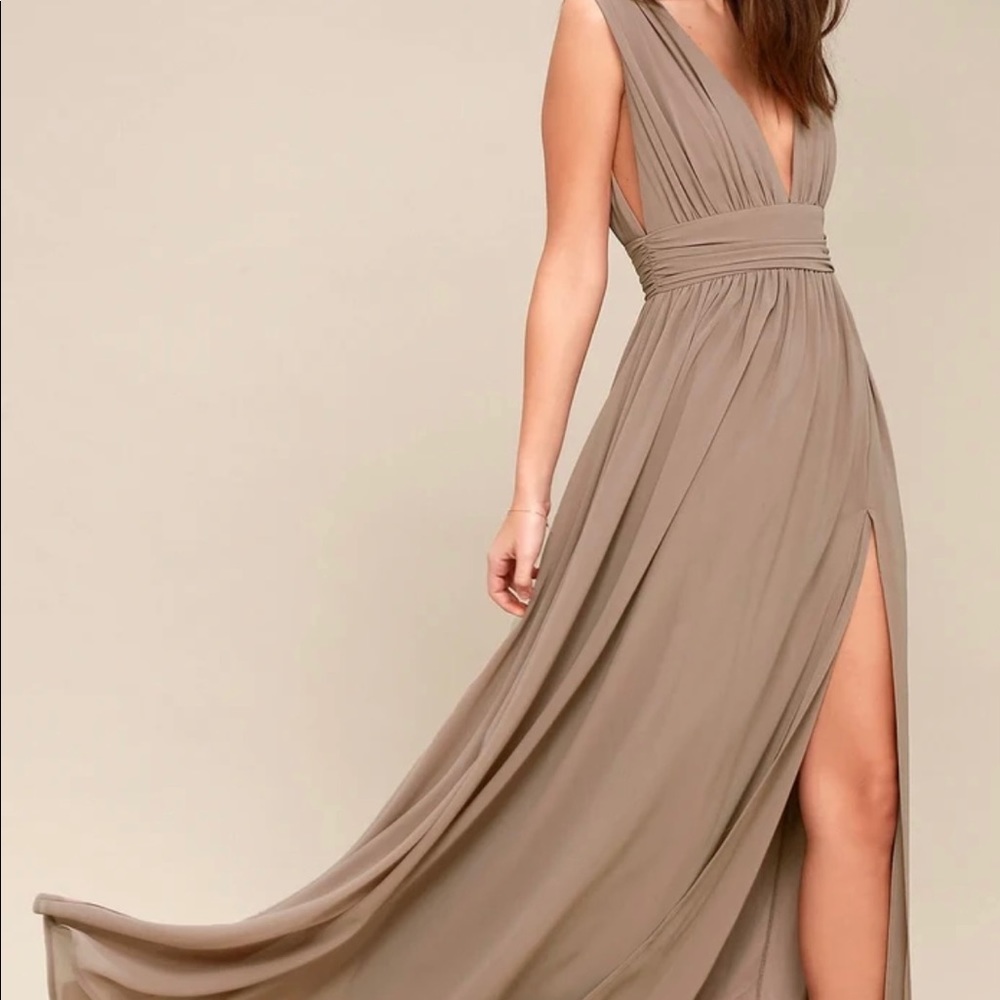 Stunning lulus formal dress🤍